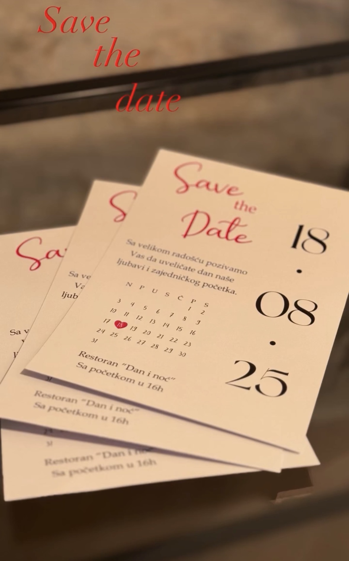Save the date kartica, crveni dizajn